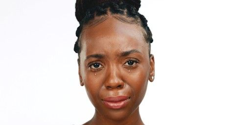 Widow Refuses to Cry at Husband’s Burial — “Msinilazimishe Kulia” Her Calmness Sparks Village Whispers Before She is Exposed To Have Killed Him